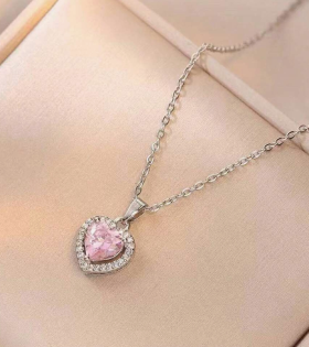 Collar con forma de corazón
