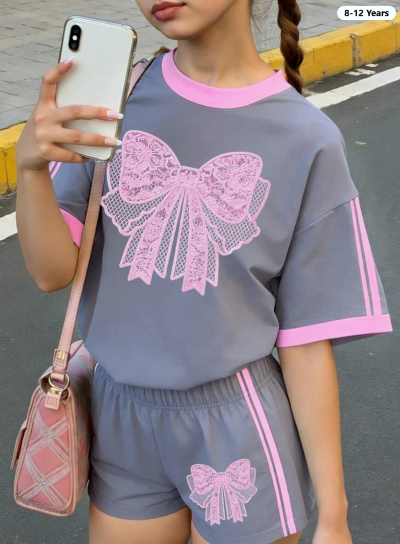 Conjunto de camiseta y pantalones
